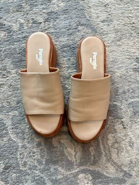 Neutral Slide Sandals in Light Beige